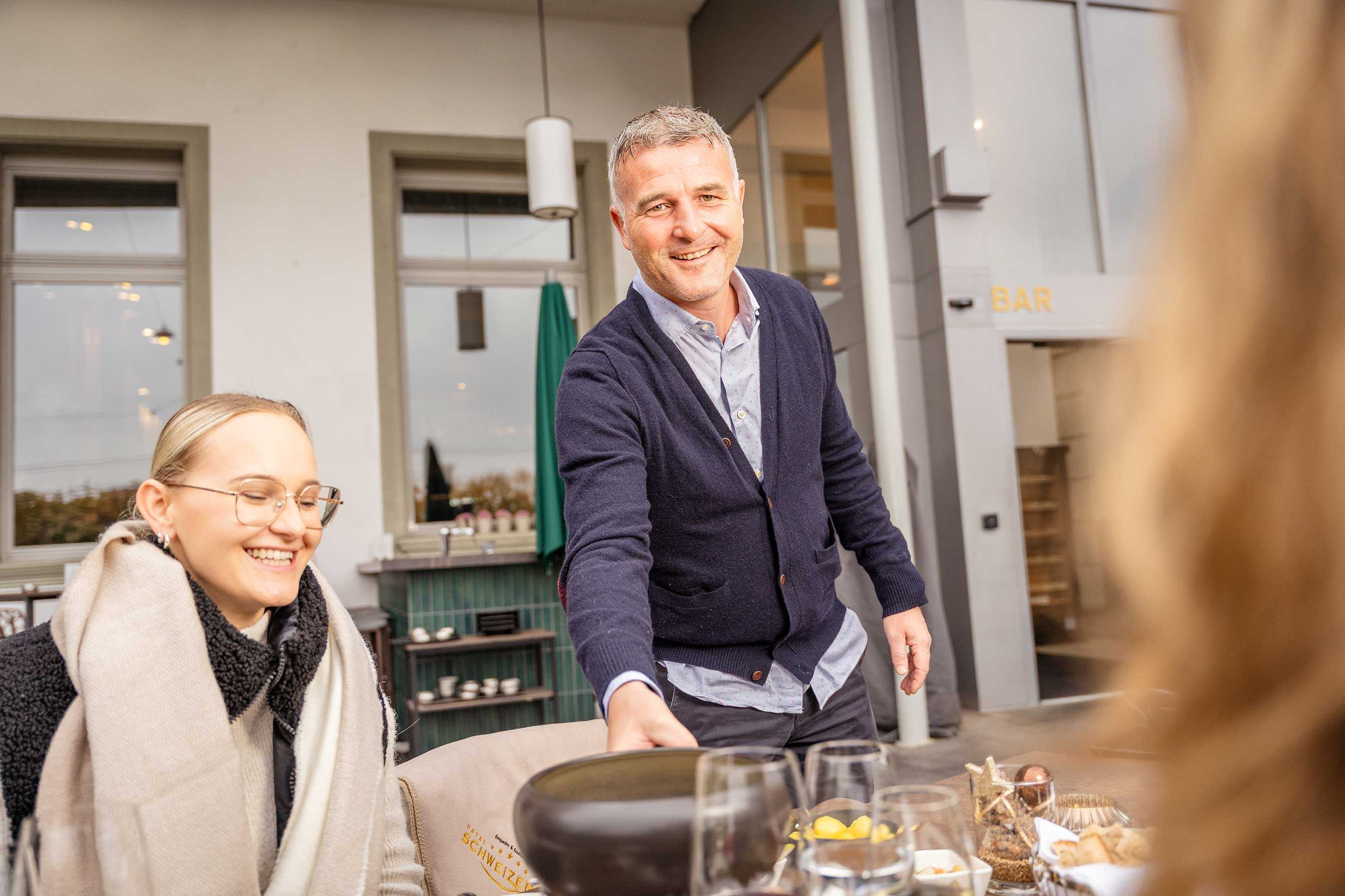 Alex Frei Fondue Terrasse Schweizerhof Luzern