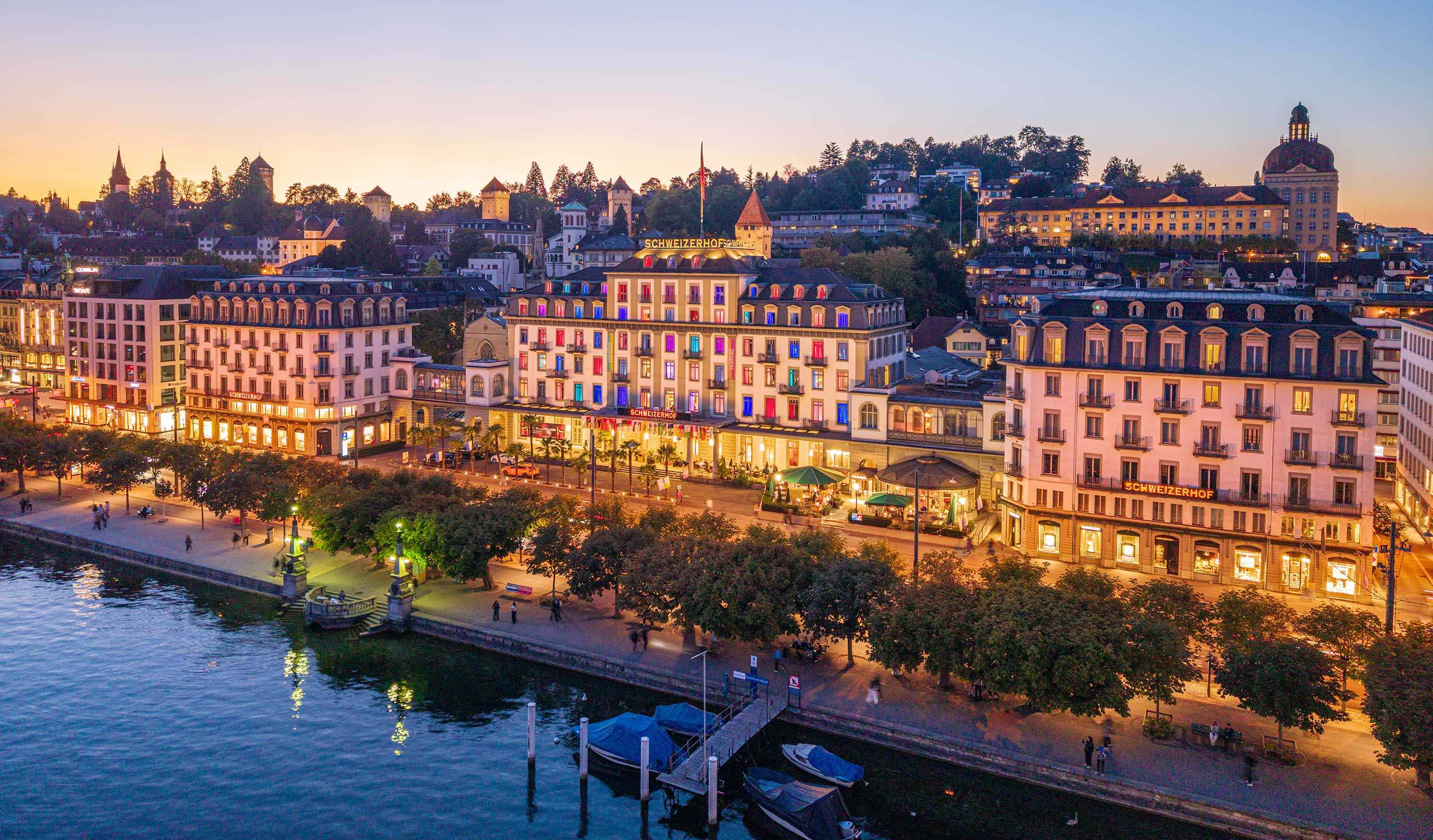 <p>Beste Lage in der<br
/>Leuchtenstadt Luzern</p>