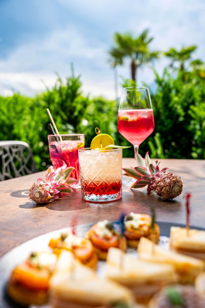 Schweizerhof Terrasse Sommerdrinks Hotel Schweizerhof Luzern 3