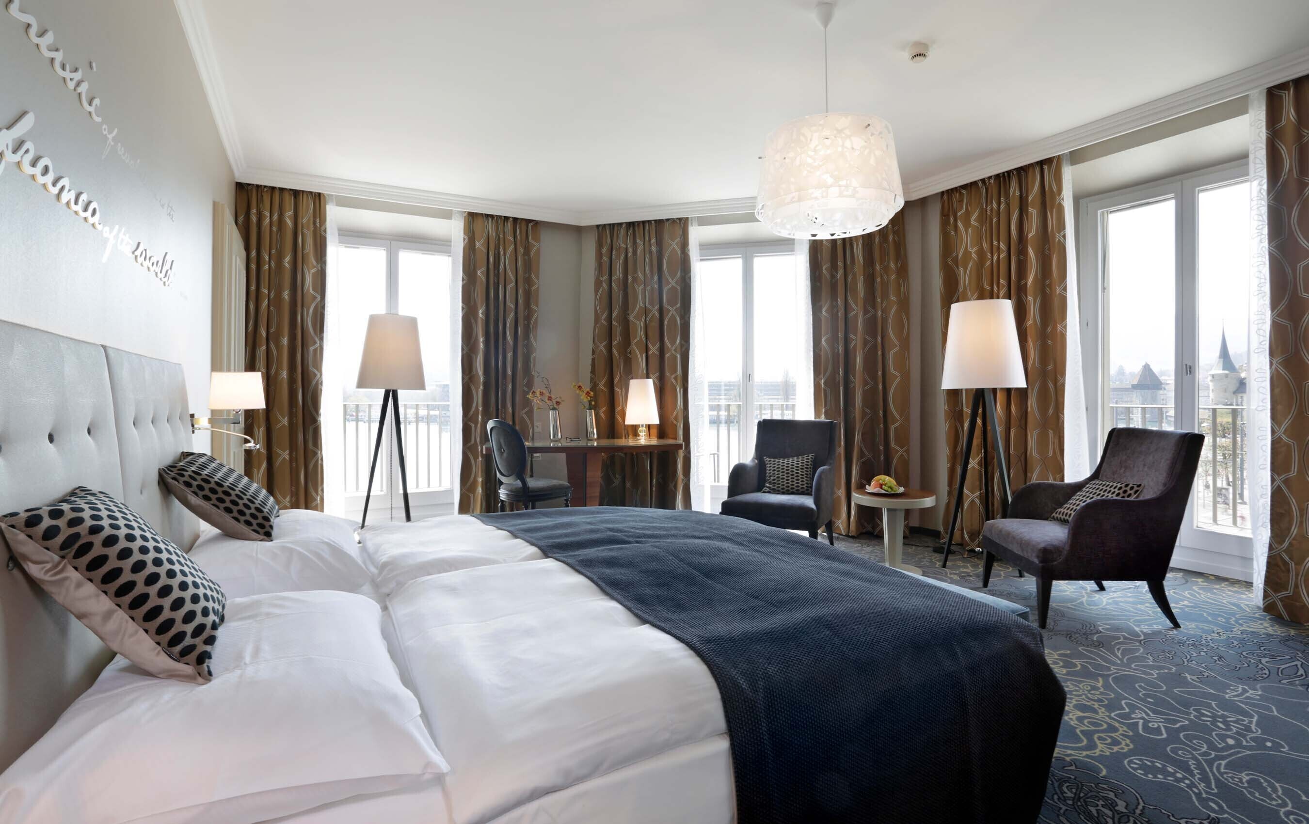 Lifestyle junior suite hotel schweizerhof luzern 08