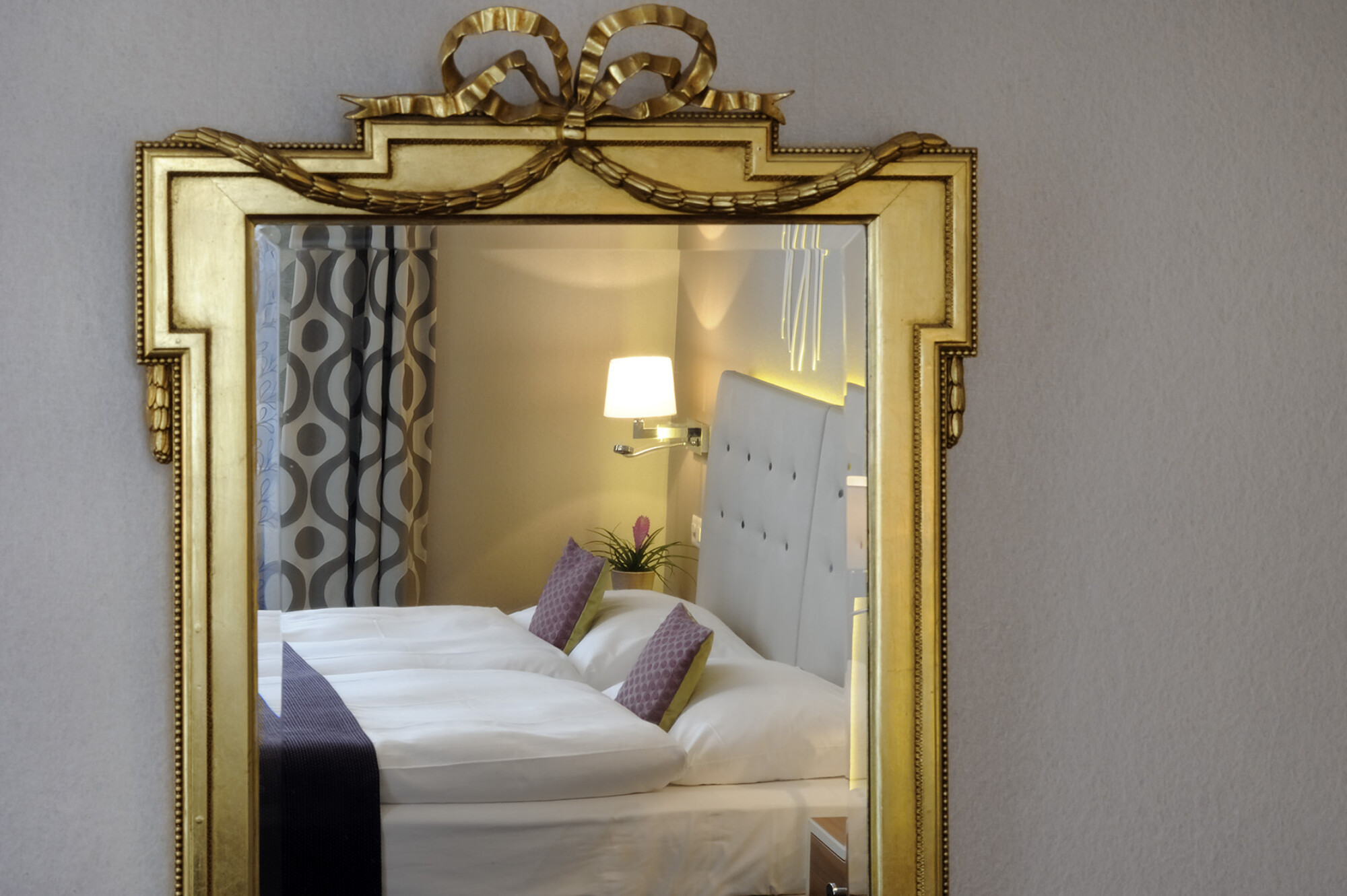 Room Mirror