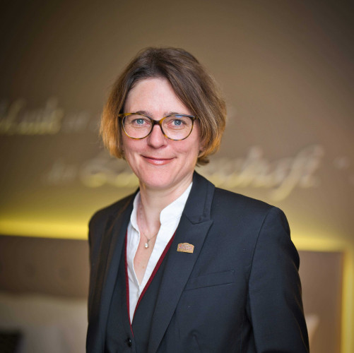 Sarah henderson team hotel schweizerhof luzern web